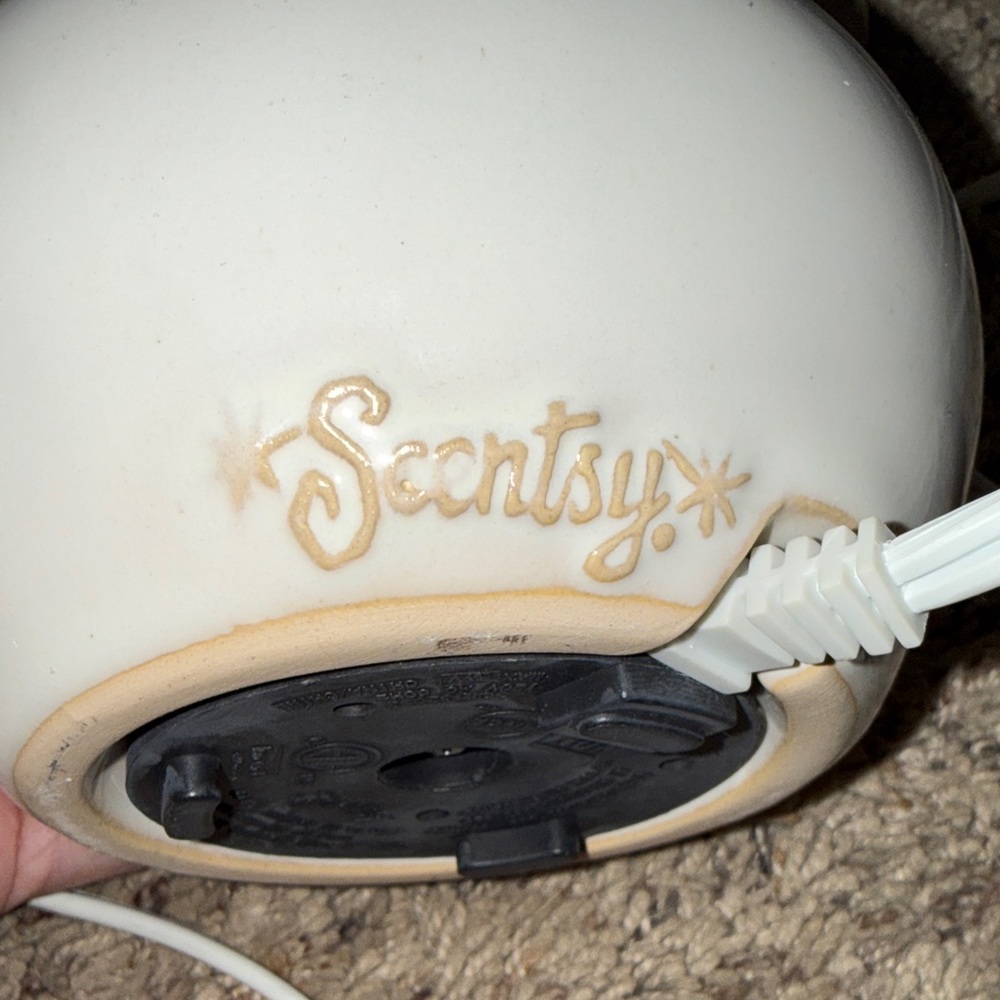 Scentsy wax warmer Floral Ceramic with Pink Flower - Picture 3 of 3